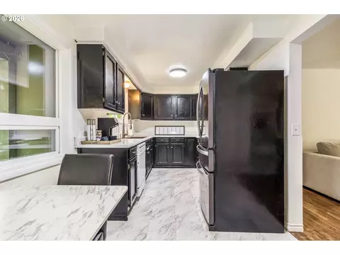 Kitchen - 1796 Grove St, Eugene, OR 97404 photo 1 of 3