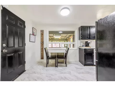 Entry Way - 1796 Grove St, Eugene, OR 97404 photo 1 of 2