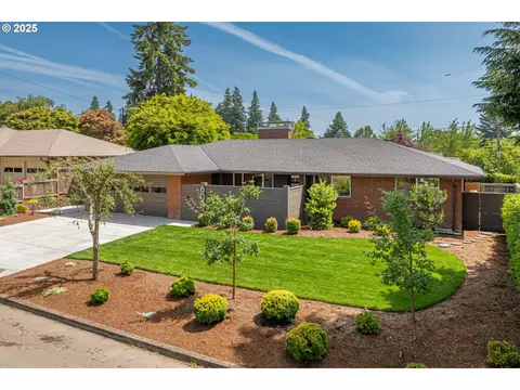 607 W 35th St, Vancouver, WA 98660