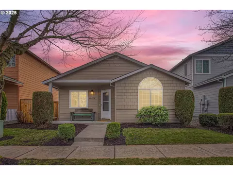 20618 NE Shore View Dr, Fairview, OR 97024