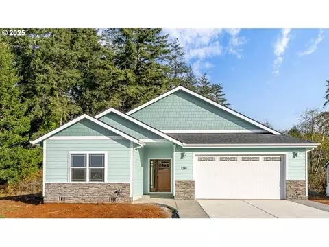 1241 Lighthouse Ln, Brookings, OR 97415