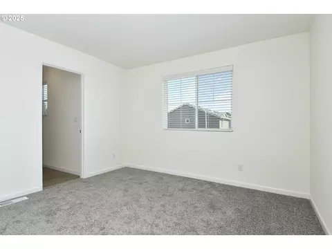 Bedroom - 3990 SW Duniway Ln, Gresham, OR 97080 photo 1 of 3