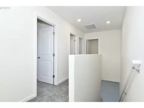 Entry Way - 3990 SW Duniway Ln, Gresham, OR 97080 photo 1 of 1