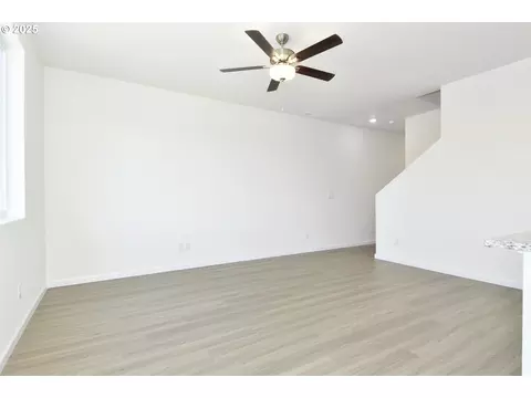Living - 3990 SW Duniway Ln, Gresham, OR 97080 photo 4 of 6