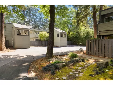 15938 Quarry Rd #B-3, Lake Oswego, OR 97035