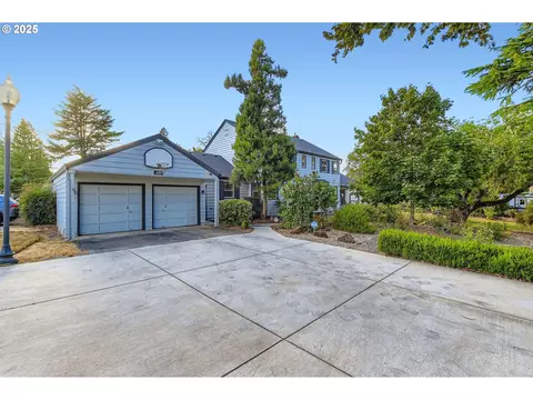 449 S 12th Ave, Cornelius, OR 97113