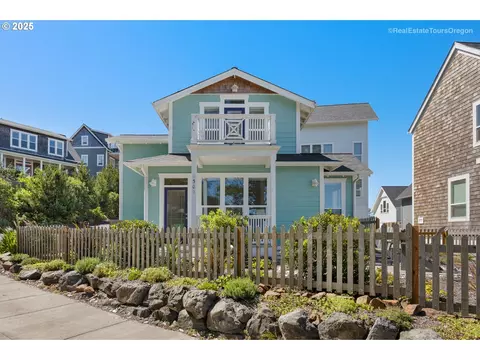 2309 SW Driftwood Ln, Lincoln City, OR 97367