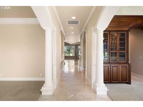 Entry Way - 2663 Ridgemont Dr, Eugene, OR 97405 photo 1 of 2