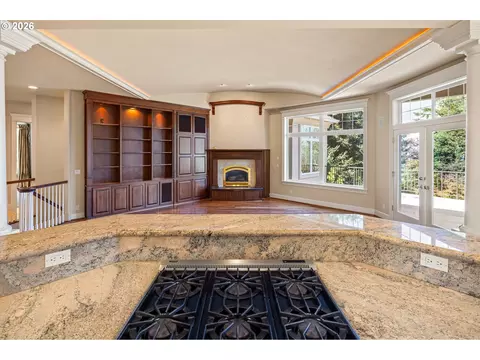 Living - 2663 Ridgemont Dr, Eugene, OR 97405 photo 3 of 6