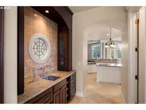 Kitchen - 2663 Ridgemont Dr, Eugene, OR 97405 photo 1 of 9