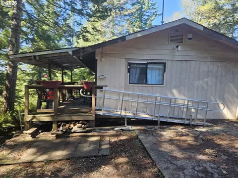 94629 Carlson Heights Ln, North Bend, OR 97459