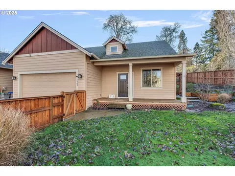 1002 Redtail Loop, Hood River, OR 97031