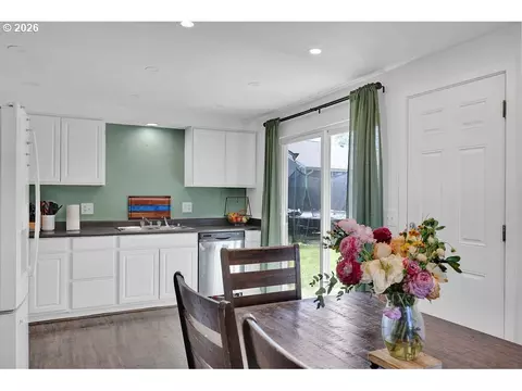 Kitchen - 4514 Souza St, Eugene, OR 97402 photo 1 of 2