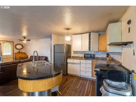 166 Burchett Rd, Onalaska, WA 98570 photo 5