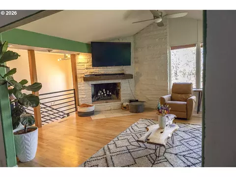 Living - 1960 W 25th Ave, Eugene, OR 97405 photo 2 of 2