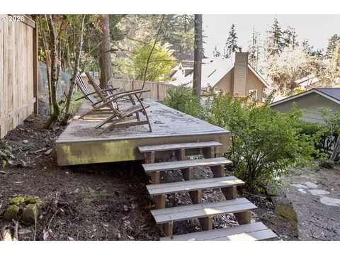 Exterior - 1960 W 25th Ave, Eugene, OR 97405 photo 3 of 4