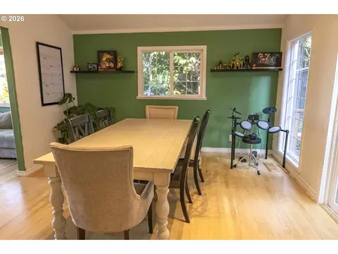 Dining - 1960 W 25th Ave, Eugene, OR 97405 photo 1 of 1