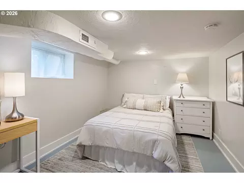 910 E 22nd Ave, Eugene, OR 97405 photo 30