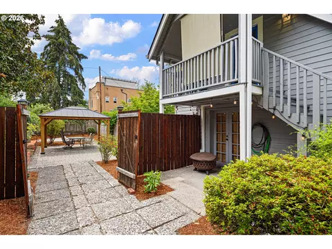 910 E 22nd Ave, Eugene, OR 97405 photo 33