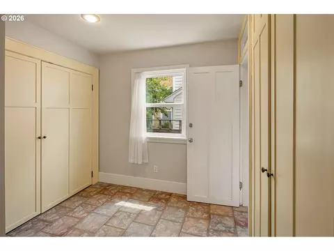 910 E 22nd Ave, Eugene, OR 97405 photo 26