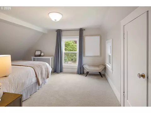 910 E 22nd Ave, Eugene, OR 97405 photo 24