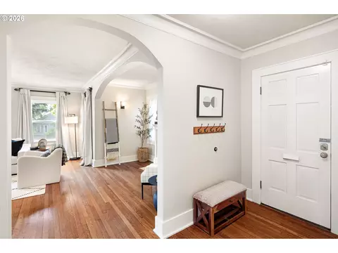 910 E 22nd Ave, Eugene, OR 97405 photo 9