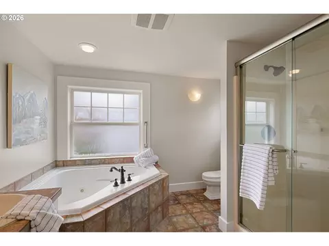 910 E 22nd Ave, Eugene, OR 97405 photo 22