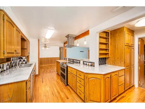 Kitchen - 250 Rose Ct, Eugene, OR 97401 photo 2 of 4