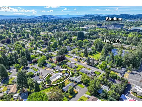 View/Area - 250 Rose Ct, Eugene, OR 97401 photo 7 of 8