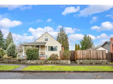1305 NE Jarrett St, Portland, OR 97211