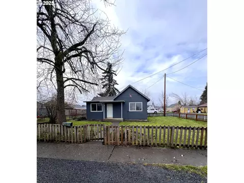 111 S 2nd St, Creswell, OR 97426