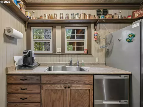 Kitchen - 26845 E Rolling Riffle Ln, Rhododendron, OR 97049 photo 2 of 2