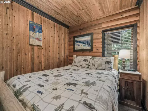 Bedroom - 26845 E Rolling Riffle Ln, Rhododendron, OR 97049 photo 4 of 7