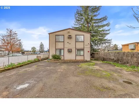 251 Beatty St, Medford, OR 97501