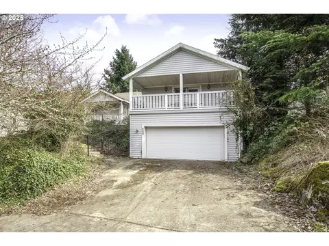 410 SE Mountain View Rd, Estacada, OR 97023