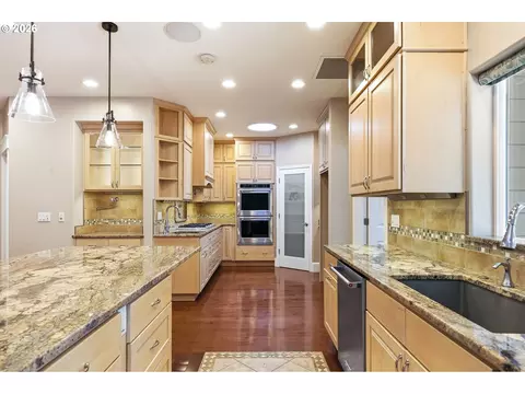 Kitchen - 91096 Austin St, Eugene, OR 97408 photo 3 of 6