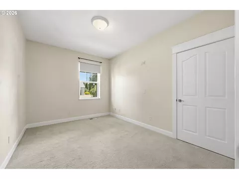 Bedroom - 91096 Austin St, Eugene, OR 97408 photo 3 of 9