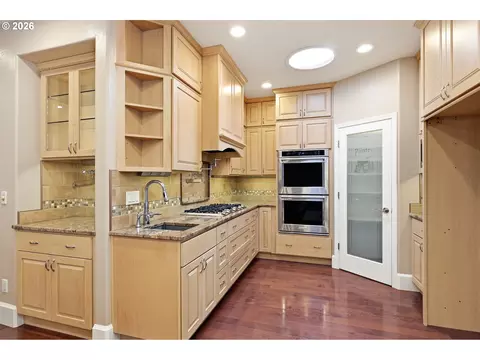 Kitchen - 91096 Austin St, Eugene, OR 97408 photo 4 of 6
