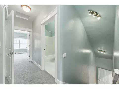Entry Way - 91096 Austin St, Eugene, OR 97408 photo 2 of 2