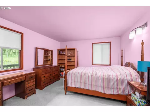 Bedroom - 27828 Gibralter Loop, Eugene, OR 97405 photo 3 of 7