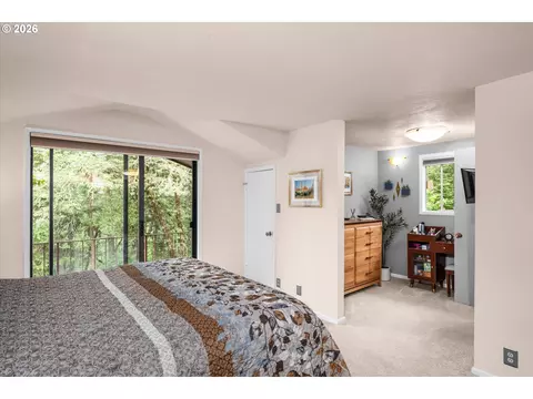 Bedroom - 27828 Gibralter Loop, Eugene, OR 97405 photo 6 of 7