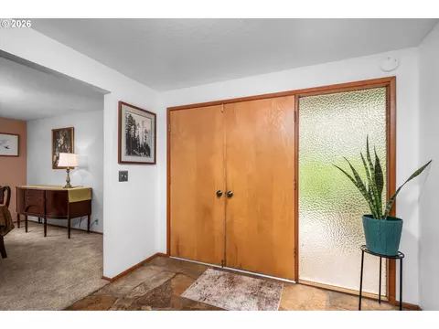 Entry Way - 27828 Gibralter Loop, Eugene, OR 97405 photo 1 of 2