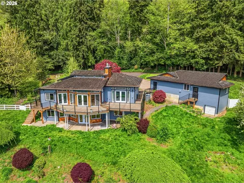 16 Little Cape Horn Rd, Cathlamet, WA 98612