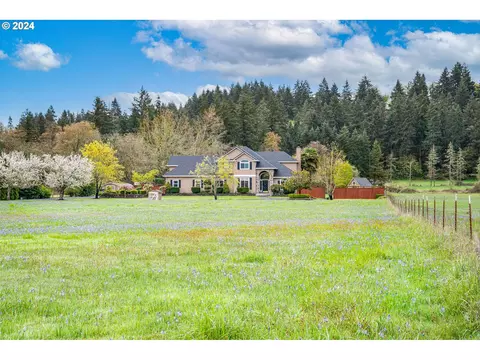 28072 Bridges Ln, Eugene, OR 97402