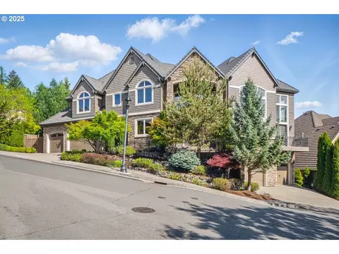 8923 SW Marseilles Dr, Beaverton, OR 97007