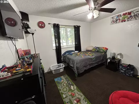 Bedroom - 5495 A Units 69707172 St, Springfield, OR 97478 photo 2 of 2