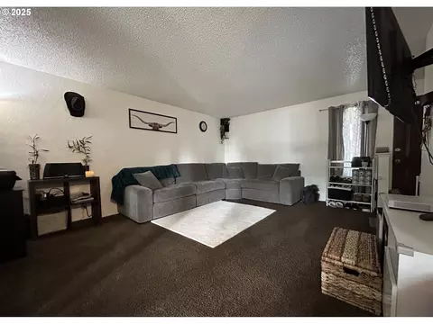 Living - 5495 A Units 69707172 St, Springfield, OR 97478 photo 1 of 1
