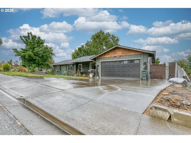 105 SE Kirk Ave, Pendleton, OR 97801