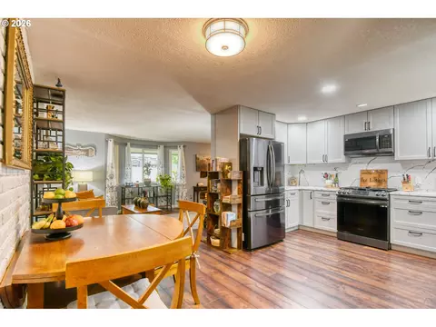 Kitchen - 105 SE Kirk Ave, Pendleton, OR 97801 photo 1 of 6