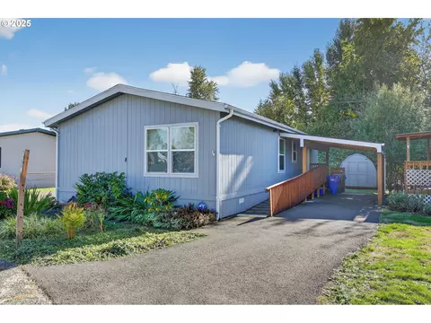 18780 Central Point Rd #8, Oregon City, OR 97045